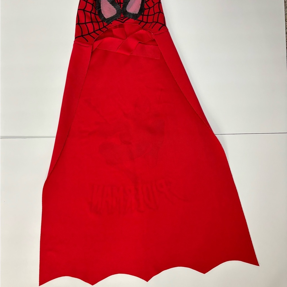 Red Spider-Man Cape - Picture 2 of 4